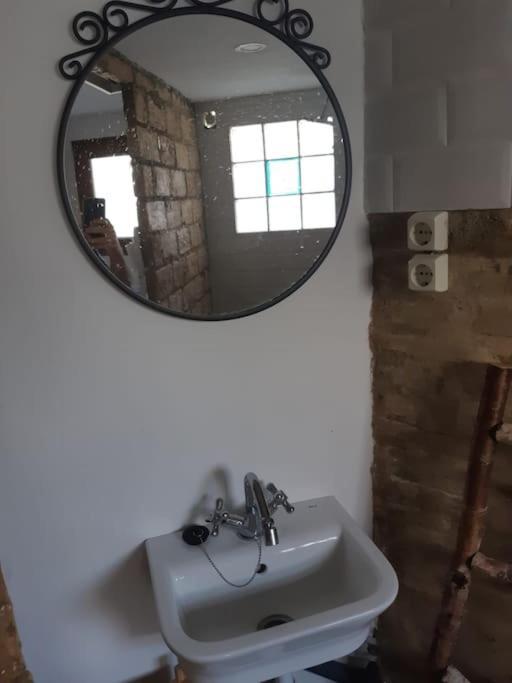 Precioso Apartamento Con A/A En Ruzafa Con Terracita Privada Y Acceso A Un Jardin, Para 2-3 Personas فالنسيا المظهر الخارجي الصورة
